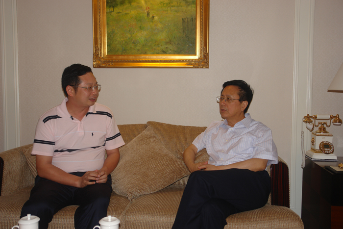 2009年7月1日，全國人大常委會(huì )副委員長(cháng)、民建中央主席陳昌智在廈門(mén)調研時(shí)，親切接見(jiàn)蘇慶燦
